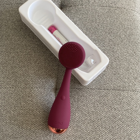 PMD Clean - Smart Facial Cleansing Device - Picture 3 of 4